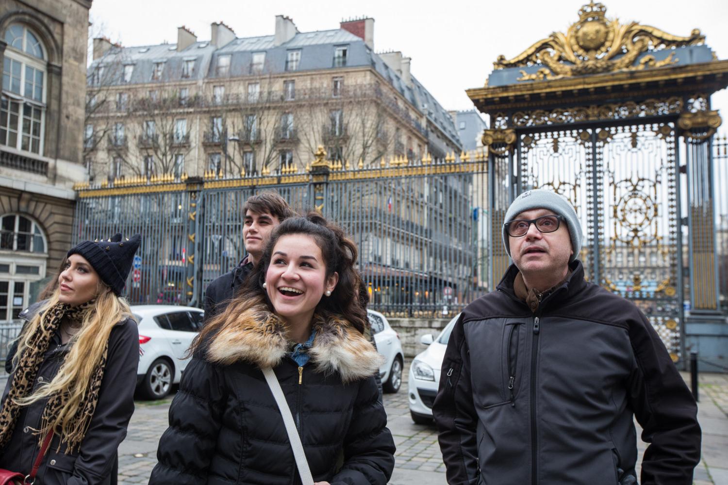 <a href='http://gqhc.ngskmc-eis.net'>全球十大赌钱排行app</a>学院法语教授Pascal Rollet带领学生们到巴黎游学.